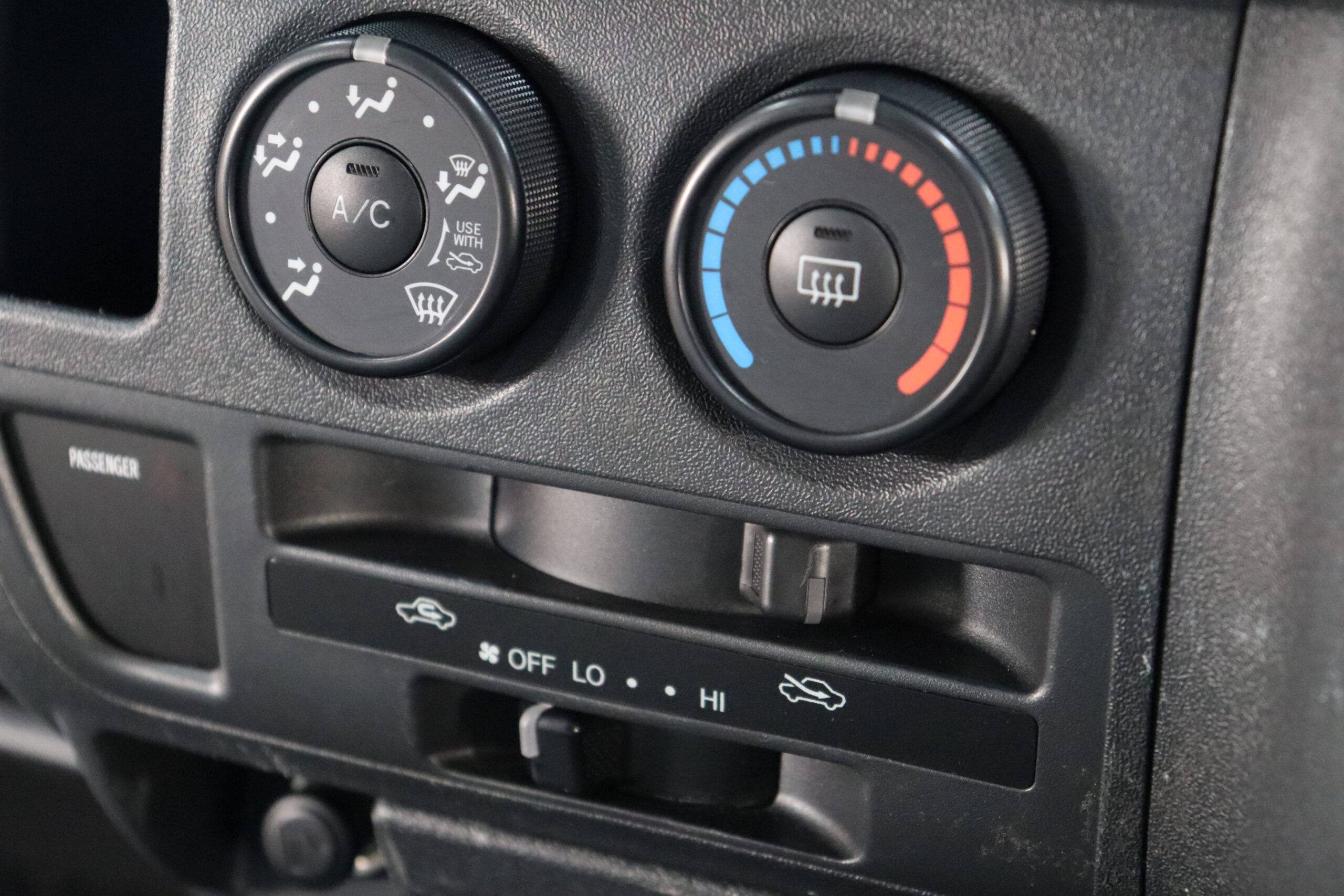 トヨタ ハイエースバン2.0 DX ロング GLパッケージ VANACE Type2・丸目4灯 （サンドストームII） - AUTO MOTIVE  JAPAN